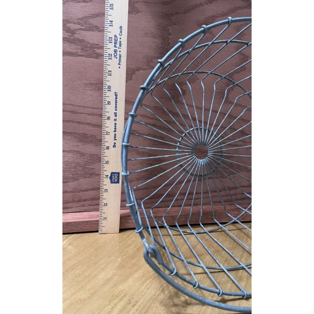 Vintage Farm Egg Basket‎ Metal w/ Handle Large 9
